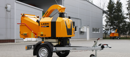 Výkonný štěpkovač na benzín a s brzděným podvozkem (38 HP) LS 160 PPB 
